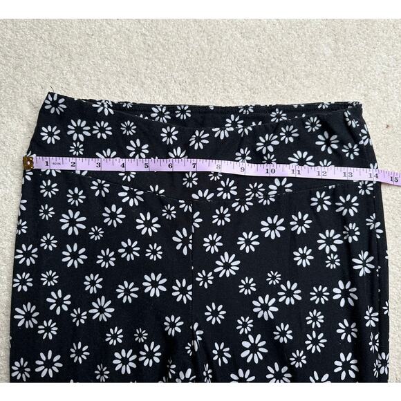 No Boundaries: Floral Flare Leggings - Picture 5 of 6